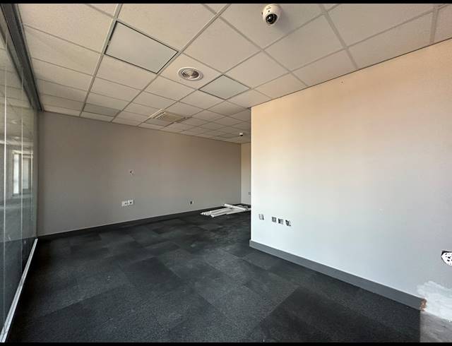 396.50M² OFFICE TO LET IN IRENE